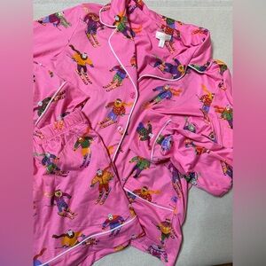 Beauty Sleep Social Pink Ski Pajama Set. Women’s Small. Shorts & Long Sleeve.